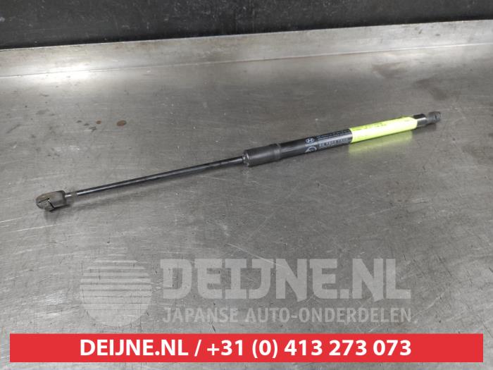 Hyundai I30 Rear gas strut, right O701965