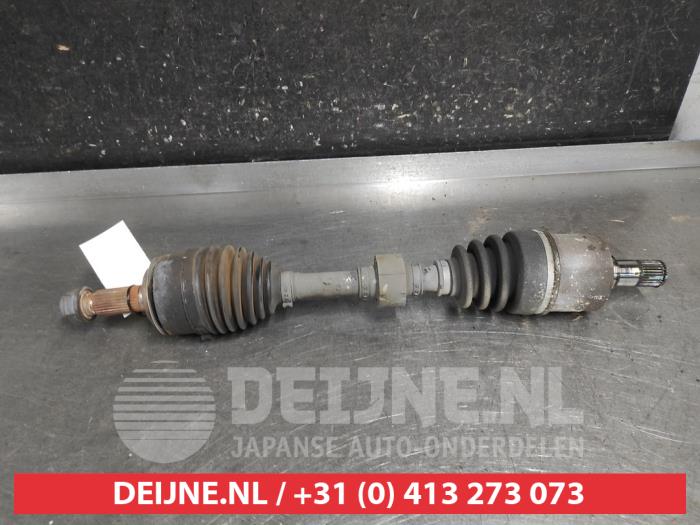 Aandrijfas links-voor van een Honda Civic (FK/FN) 2.2 i-CTDi 16V 2006