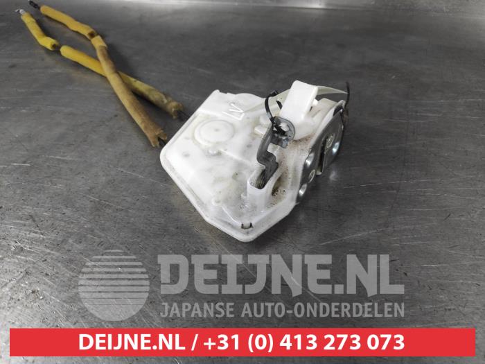 Mazda 3 Deurslot Mechaniek 4Deurs links-voor O702012