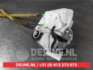 Mazda 3 Deurslot Mechaniek 4Deurs links-voor O702012 foto 2