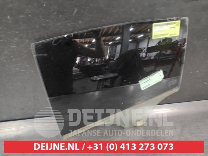 Mazda 3 Türscheibe 4-türig links hinten O702013