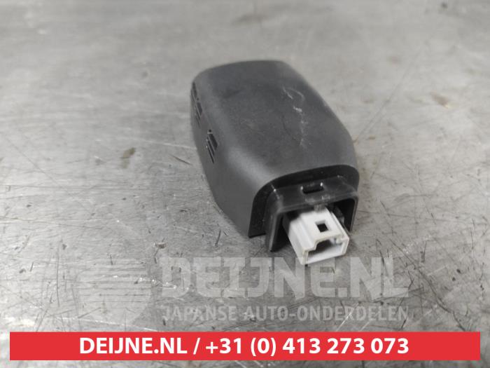 Gebruikte Regensensor Mitsubishi Eclipse Cross (GK/GL) 1.5 Turbo 16V 4WD Prijs op aanvraag aangeboden door V.Deijne Jap.Auto-onderdelen BV