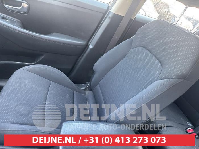 Kia Carens Sitz rechts O702362