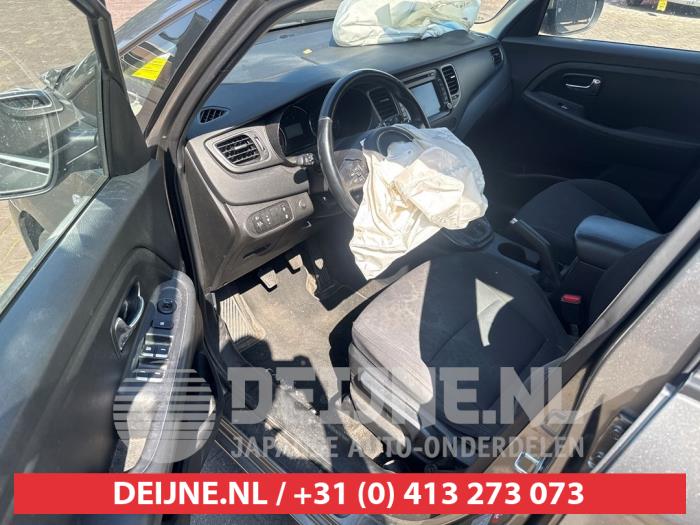 Kia Carens Armleuning O702363