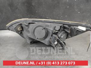 Kia Rio Headlight, right O702428 photo 2