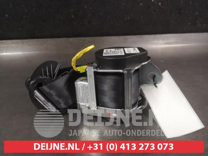 Hyundai I20 Rear seatbelt, right O702570