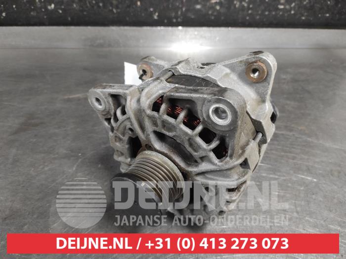Gebruikte Dynamo Nissan Qashqai (J11) 1.2 DIG-T 16V Prijs € 45,00 Margeregeling aangeboden door V.Deijne Jap.Auto-onderdelen BV