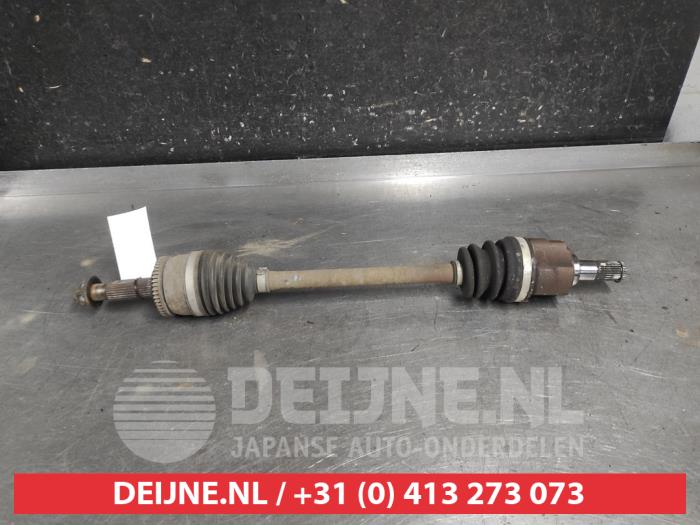 Gebruikte Aandrijfas links-voor Hyundai i20 1.1 CRDi VGT 12V Prijs € 50,00 Margeregeling aangeboden door V.Deijne Jap.Auto-onderdelen BV