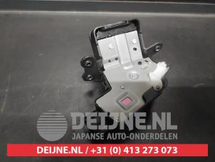 Toyota C-HR Tailgate lock mechanism O702756 photo 2