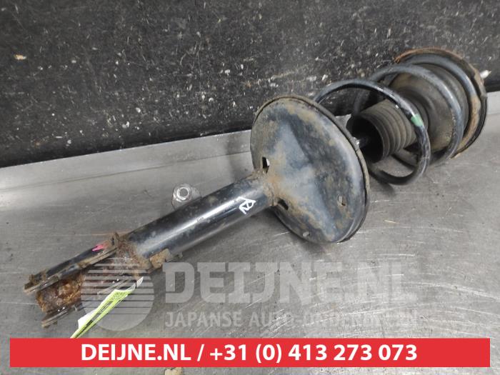 Toyota Rav-4 Stoßdämpferstrebe rechts vorne O702891