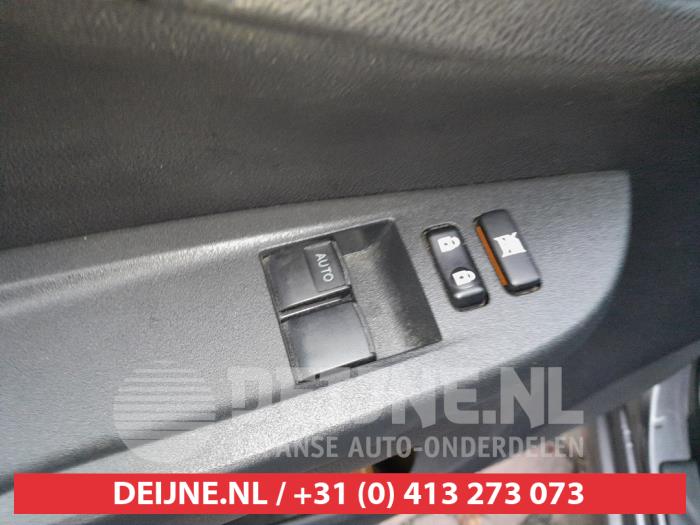 Toyota Verso-S Combischakelaar ramen O702914