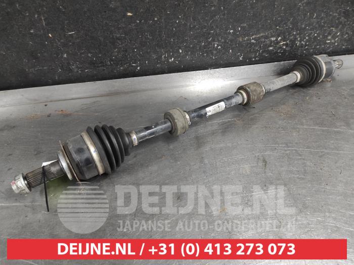 Gebruikte Steekas rechts-voor Suzuki Vitara (LY/MY) 1.4 S Turbo 16V Prijs € 75,00 Margeregeling aangeboden door V.Deijne Jap.Auto-onderdelen BV