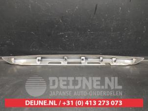 Toyota Yaris Tailgate handle O703105 photo 3