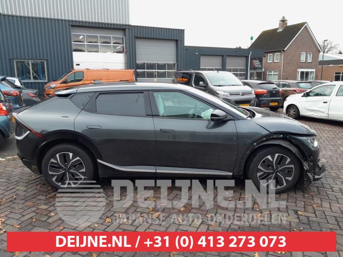 Kia EV6 Kotflügel rechts vorne O703051