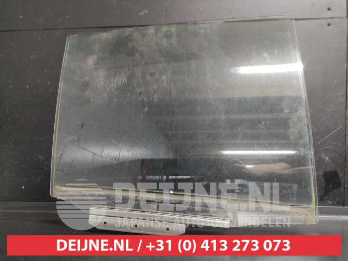 Toyota Yaris Rear door window 4-door door, rear right O703150