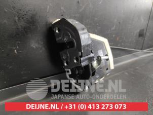 Toyota Yaris Türschlossmechanik 4-türig rechts hinten O703151 foto 2
