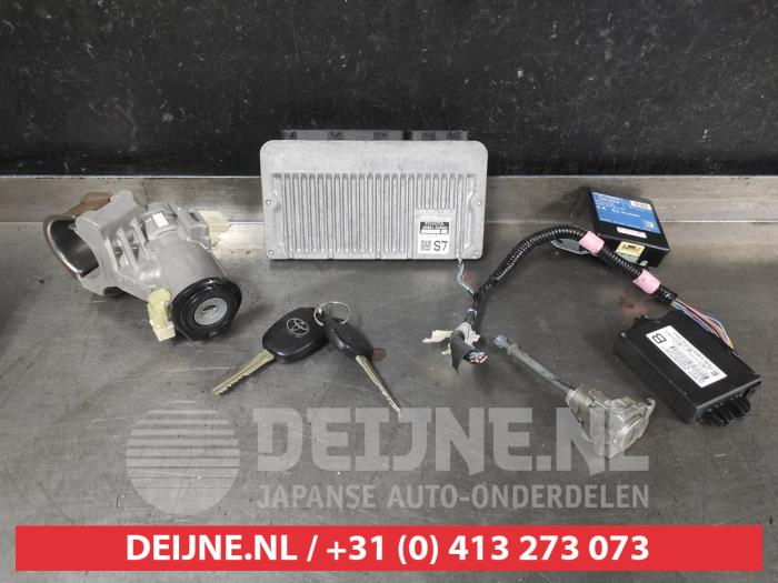 Toyota Verso-S Kontaktslot+Sleutel O703189