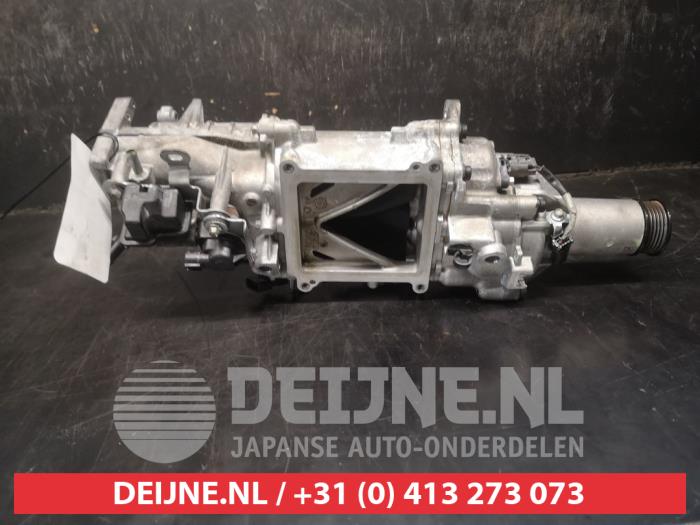 Compressor van een Mazda CX-30 (DM) 2.0 e-SkyActiv X 186 M Hybrid 16V 2022