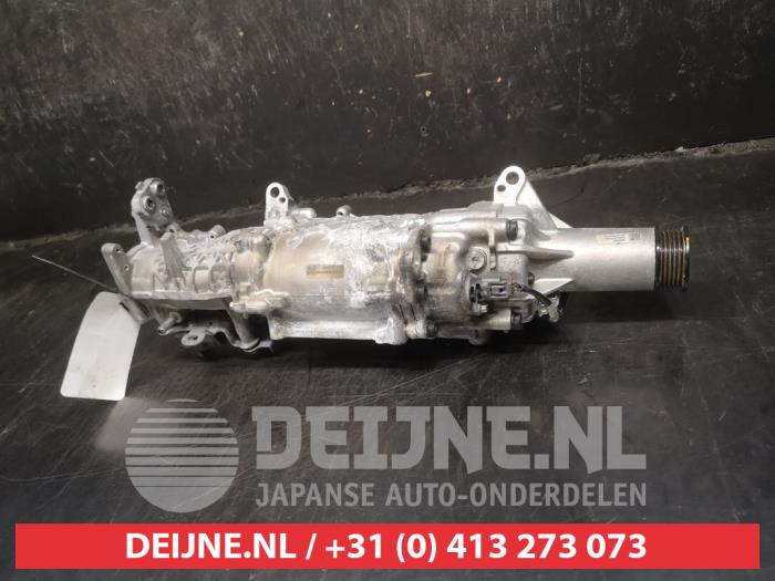 Compressor van een Mazda CX-30 (DM) 2.0 e-SkyActiv X 186 M Hybrid 16V 2022