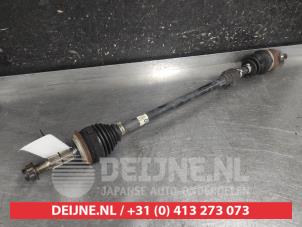 Gebruikte Aandrijfas rechts-voor Toyota Yaris II (P9) 1.3 16V VVT-i Prijs op aanvraag aangeboden door V.Deijne Jap.Auto-onderdelen BV