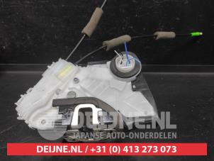 Toyota Yaris Türschlossmechanik 4-türig rechts vorne O703362 foto 2