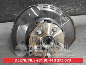 Toyota Yaris Fusee links-voor O703440 foto 2