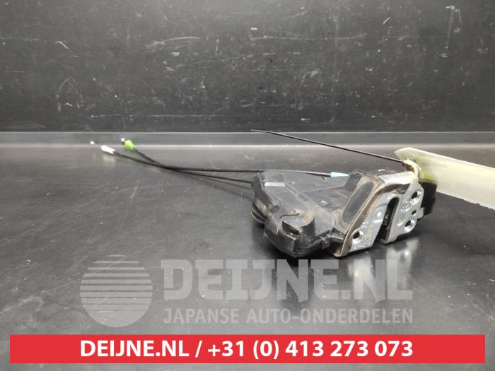 Toyota Auris Türschlossmechanik 4-türig rechts vorne O703478