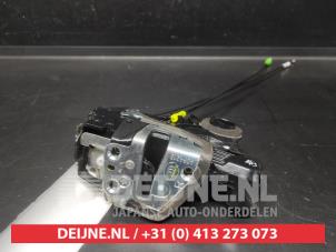 Toyota Auris Front door lock mechanism 4-door, right O703478 photo 2