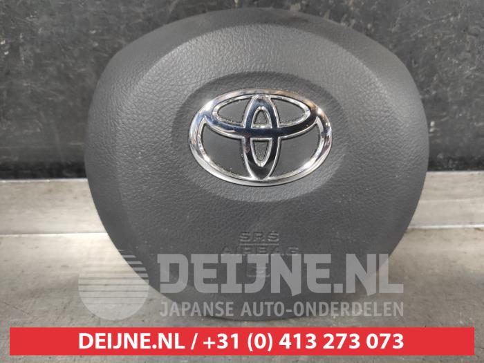Toyota Yaris Left airbag (steering wheel) O703793
