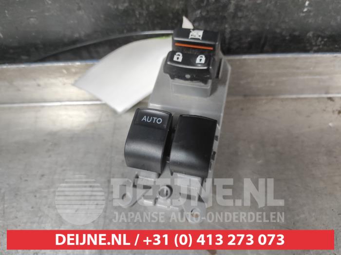 Toyota Yaris Multi-functional window switch O703794