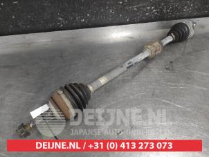 Gebruikte Homokineetas rechts-voor Toyota Yaris III (P13) 1.5 16V Hybrid Prijs op aanvraag aangeboden door V.Deijne Jap.Auto-onderdelen BV