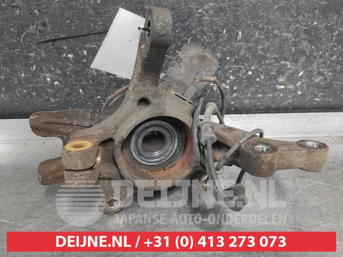 Kia Carens Fusee links-voor O703864