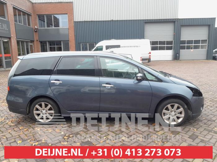 Mitsubishi Grandis Tür 4-türig rechts vorne O703966