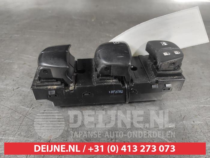 Nissan Qashqai Multi-functional window switch O704078