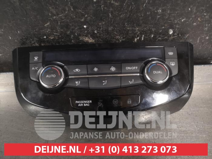 Nissan Qashqai Heater control panel O704098
