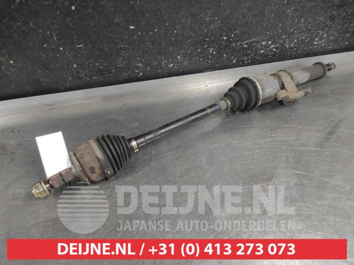 Mitsubishi Grandis Aandrijfas rechts-voor O704327