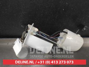 Gebruikte Tank element Pomp Toyota Yaris II (P9) 1.0 12V VVT-i Prijs op aanvraag aangeboden door V.Deijne Jap.Auto-onderdelen BV