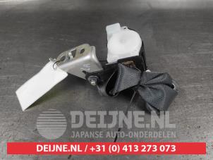 Toyota Auris Rear seatbelt, left O704457 photo 2