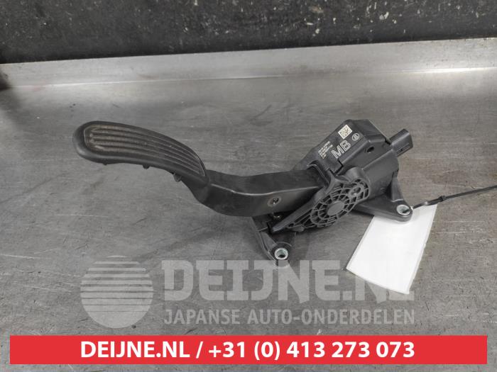 Toyota Yaris Gaspedaal O704614