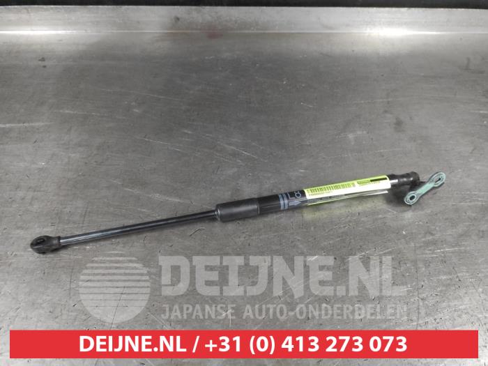 Toyota Yaris Gasdemper links-achter O704621