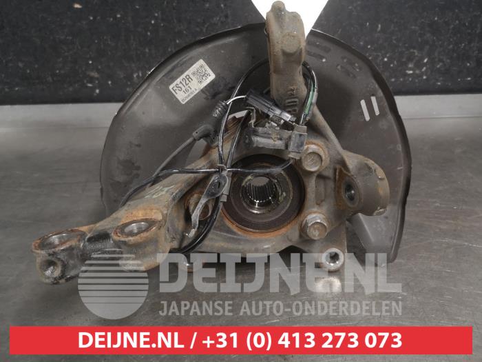 Toyota Yaris Fusee rechts-voor O704634
