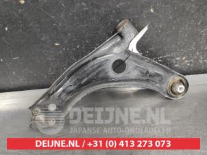 Toyota Yaris Querlenker unten rechts vorne O704636 foto 2