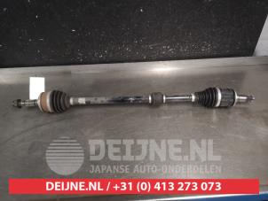 Gebruikte Homokineetas rechts-voor Toyota Yaris IV (P21/PA1/PH1) 1.5 12V Hybrid 115 Prijs op aanvraag aangeboden door V.Deijne Jap.Auto-onderdelen BV