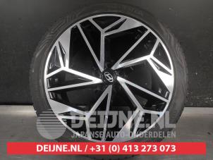 Gebruikte Velgen set + banden Hyundai Ioniq 6 (CE) 77 kWh AWD Prijs € 750,00 Margeregeling aangeboden door V.Deijne Jap.Auto-onderdelen BV