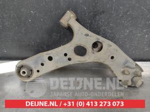 Toyota Prius Front lower wishbone, left O704981 photo 2