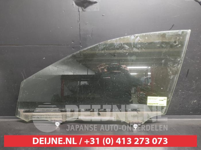 Toyota Rav-4 Türscheibe 4-türig links vorne O705000
