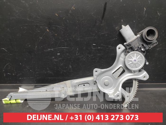 Toyota Rav-4 Window mechanism 4-door, front left O705002