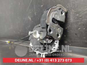 Toyota Yaris Türschlossmechanik 4-türig links hinten O705036 foto 2