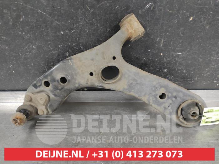 Lexus CT 200h Draagarm onder links-voor O705314
