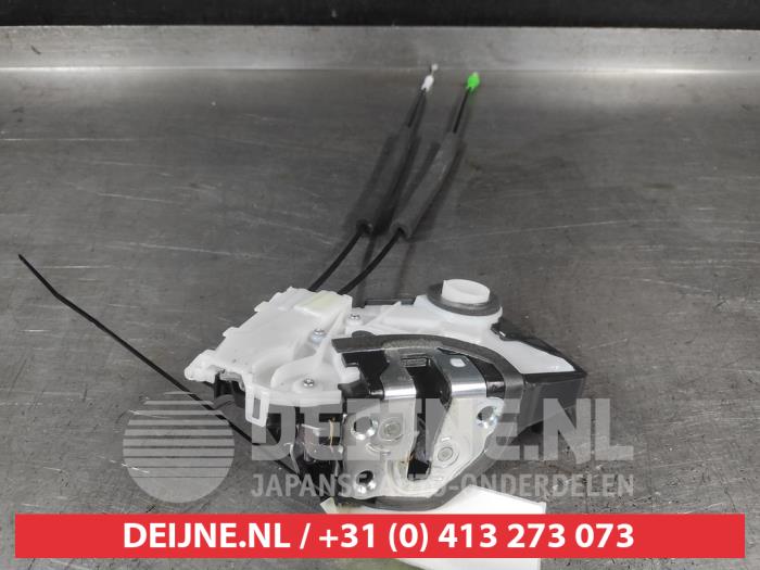 Toyota Prius Türschlossmechanik 4-türig rechts vorne O705362